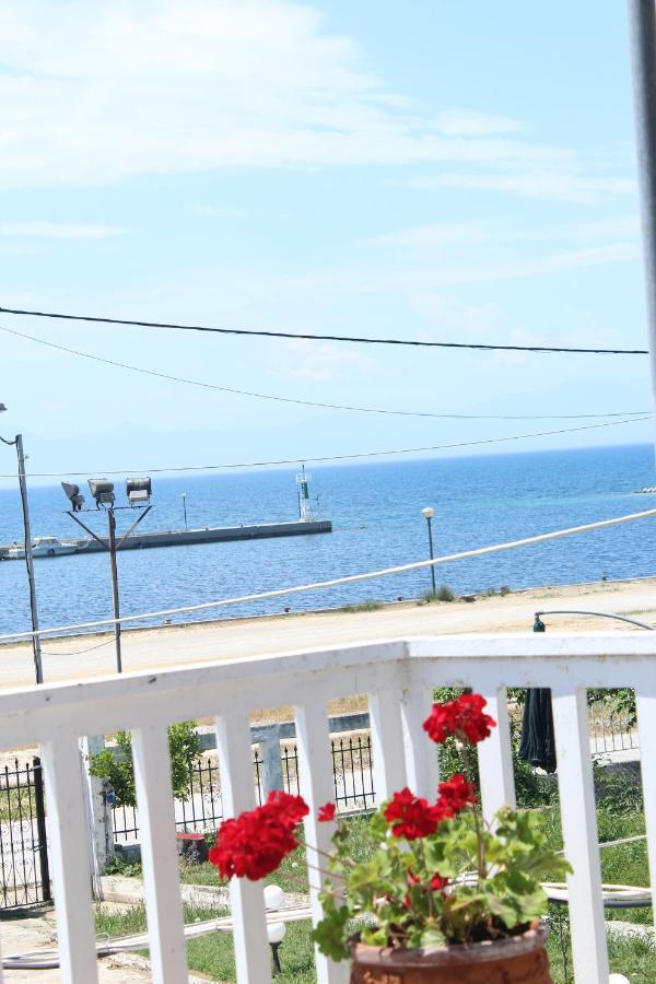 Davanti Al Mare Epanomi Exterior photo